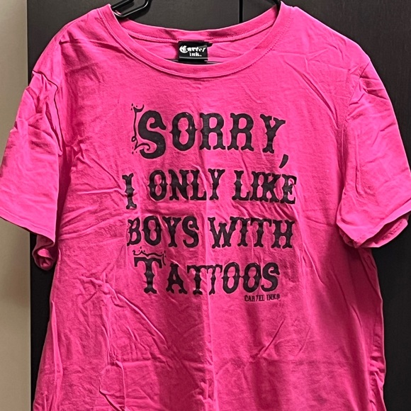 T-Shirt - Picture 1 of 1